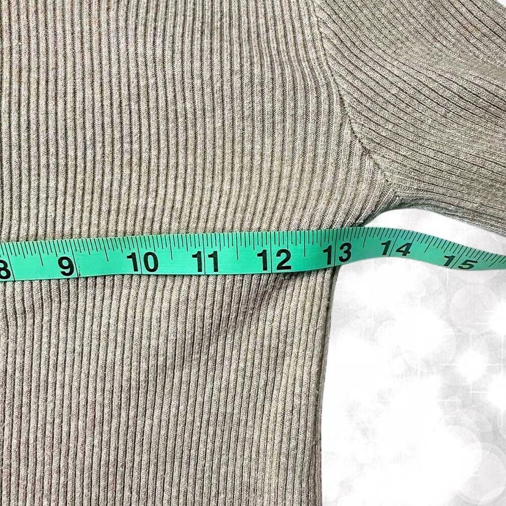 Minimalist Ribbed Beige Style Turtle Neck Long Sleeve Top - Picture 4 of 6